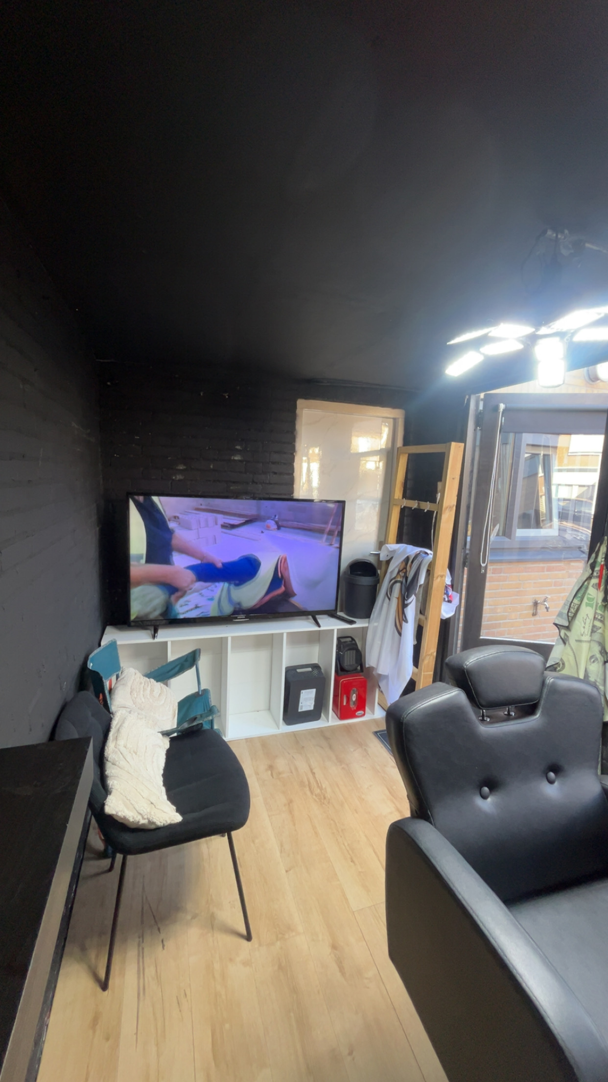 Een impressie van het interieur van de Ycuts barbershop
